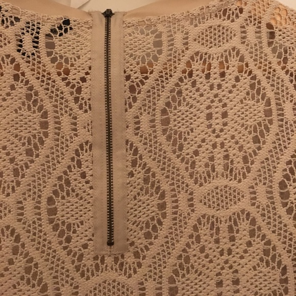 Lace Shell Blouse - Picture 3 of 3